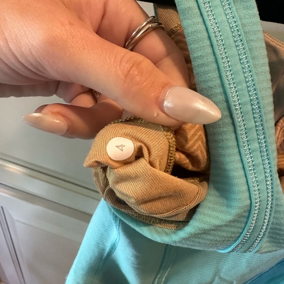 Lululemon Blue Tank Size 4 - Picture 4 of 4